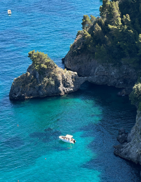 Capri by boat - Tours guide in Italy